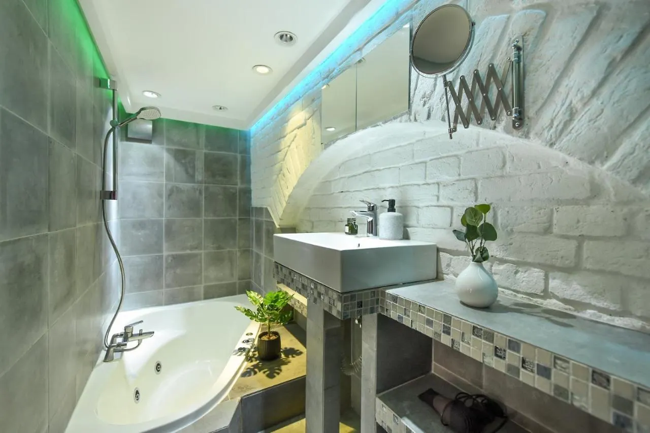 Fab & Homey Studio - Queen Elizabeth Street 布加勒斯特 0*,  罗马尼亚